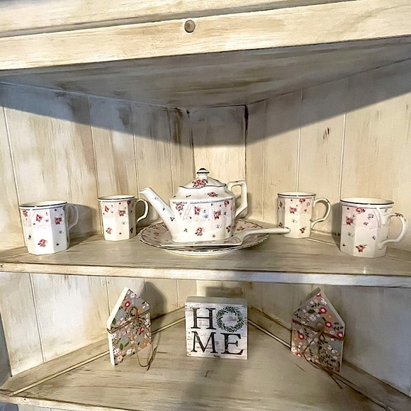 Floral Tea Set - Picture 1 of 1